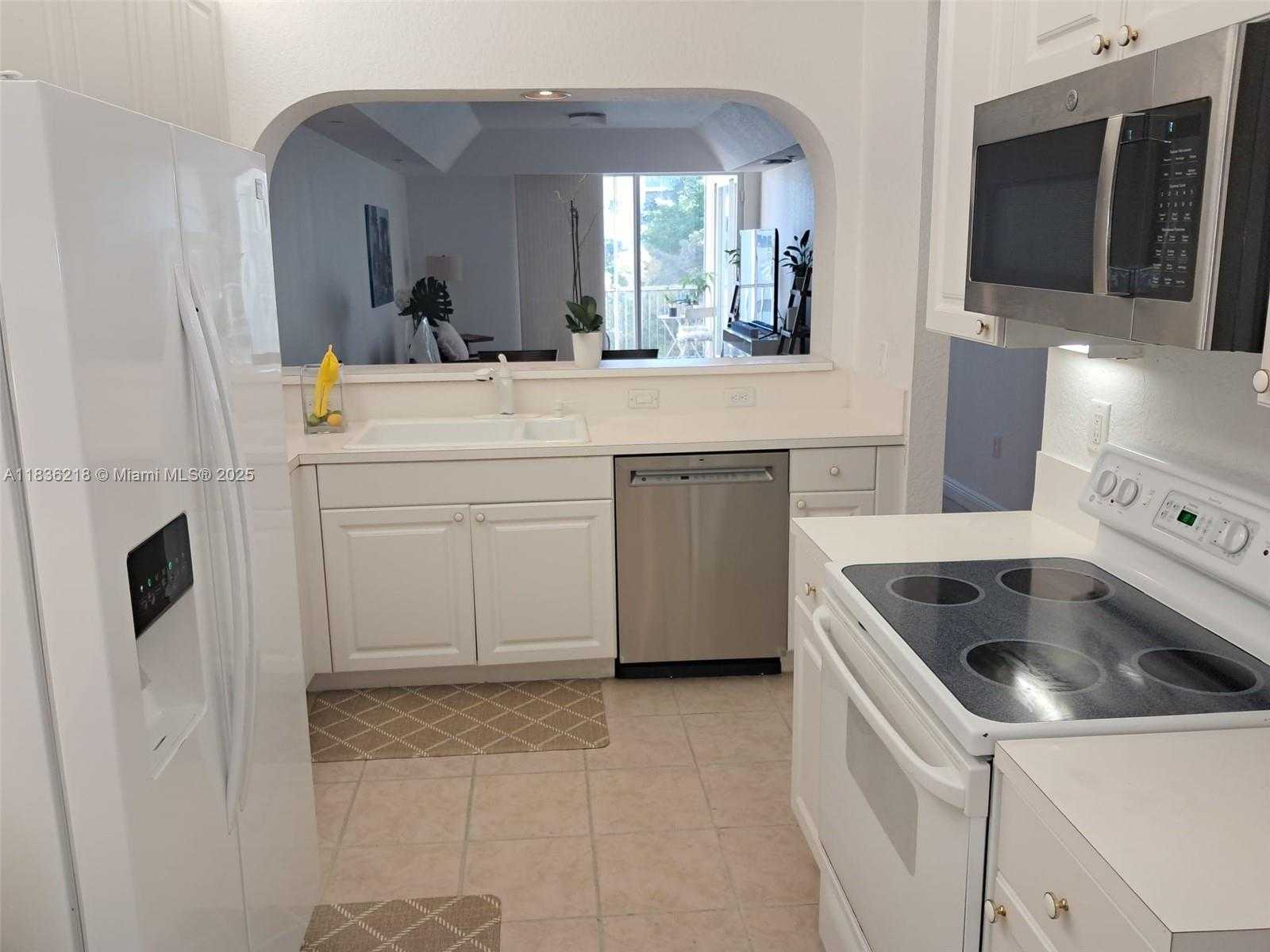 Small Image of 10710 NORTH WEST 66TH ST #305, Doral Number 16