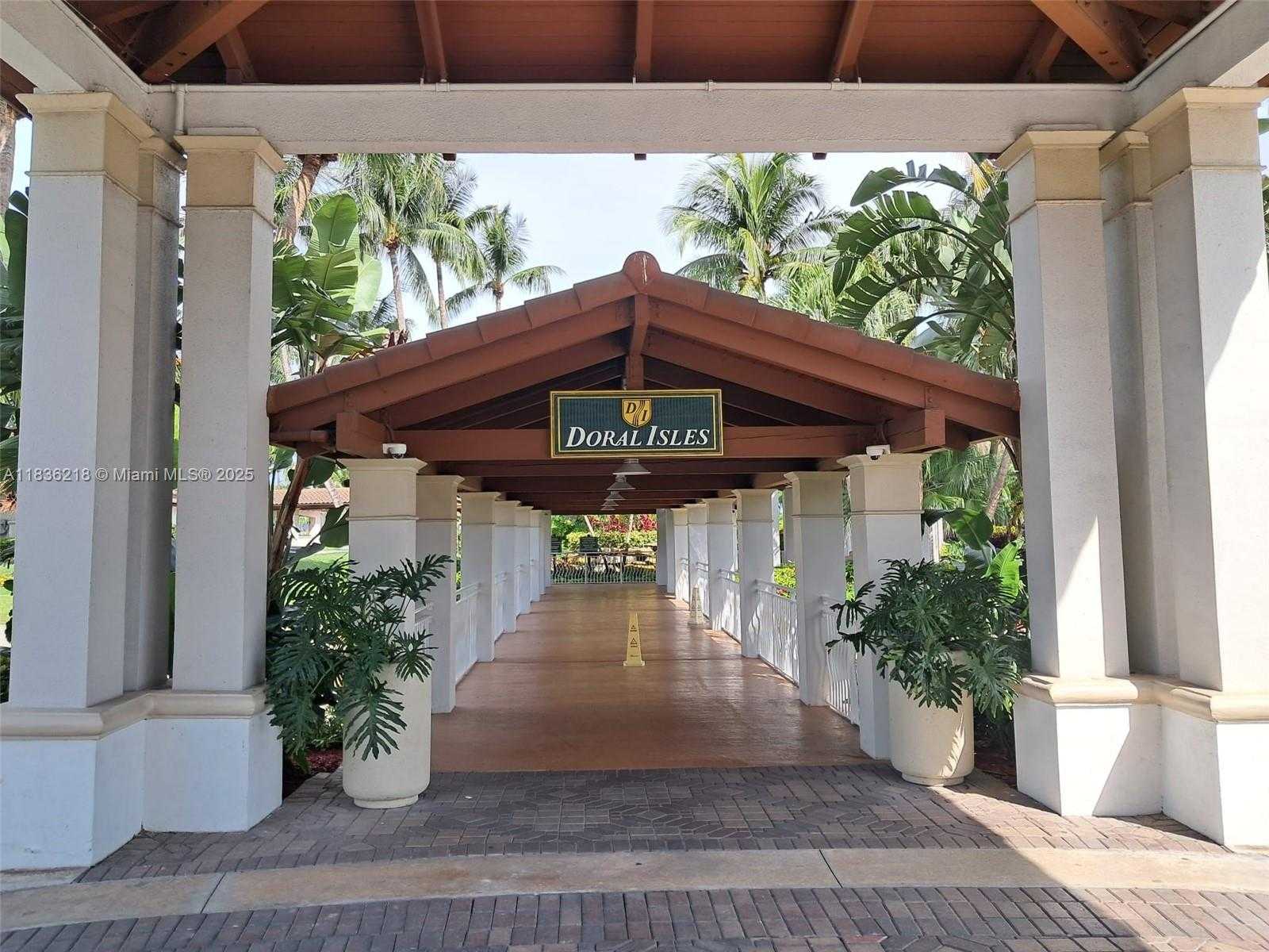 Small Image of 10710 NORTH WEST 66TH ST #305, Doral Number 4