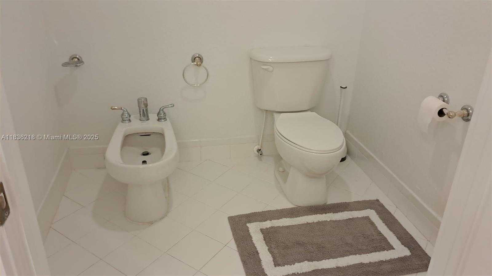 Small Image of 10710 NORTH WEST 66TH ST #305, Doral Number 7