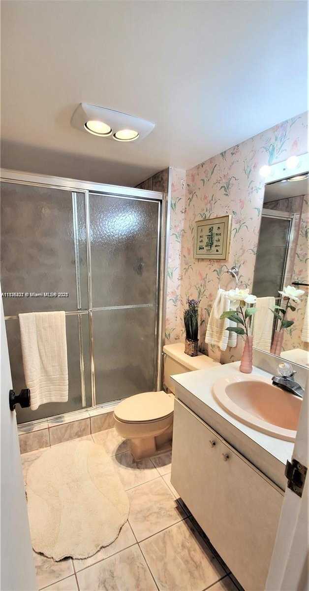 Small Image of 100 BAYVIEW DR #603, Sunny Isles Beach Number 14