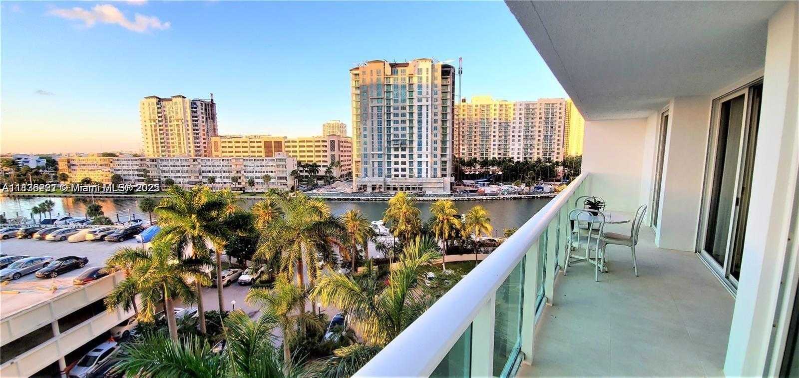 Small Image of 100 BAYVIEW DR #603, Sunny Isles Beach Number 16