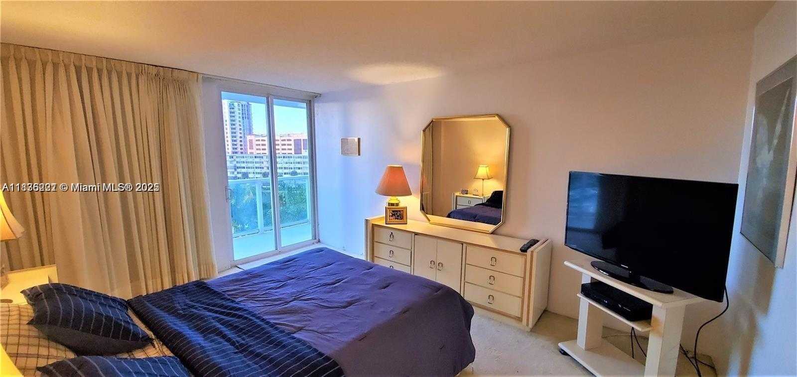 Small Image of 100 BAYVIEW DR #603, Sunny Isles Beach Number 21