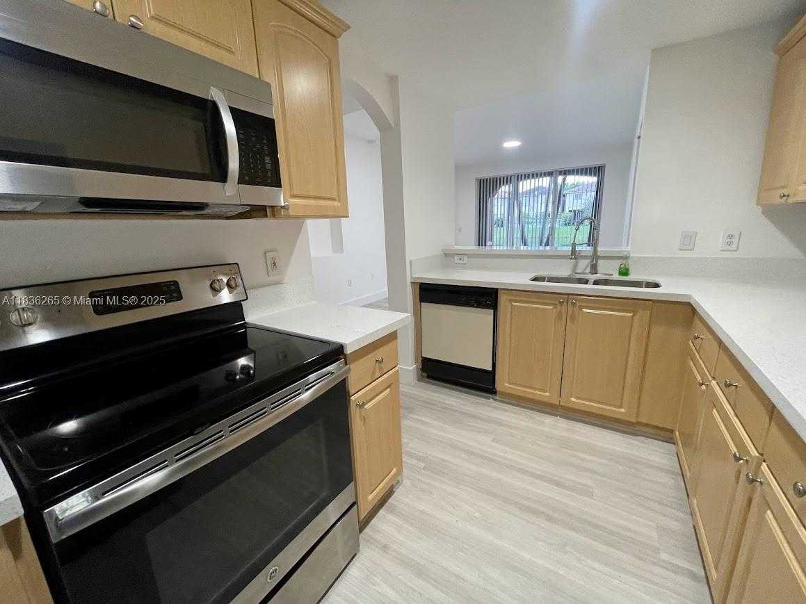 Small Image of 6700 NORTH WEST 114TH AVE #906, Doral Number 8