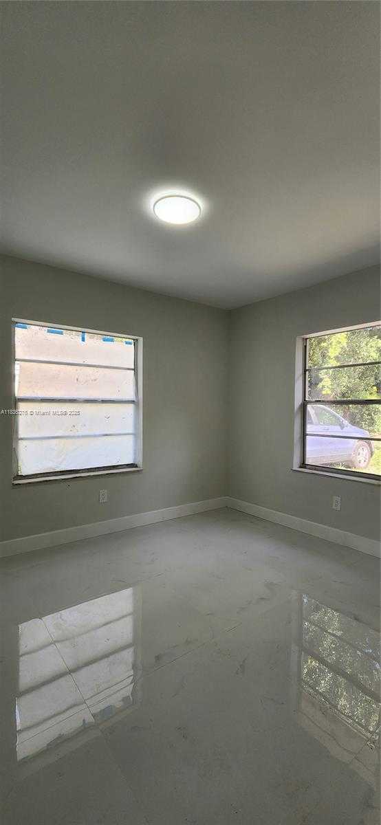 Small Image of 830 NORTH EAST 143RD ST, North Miami Number 17
