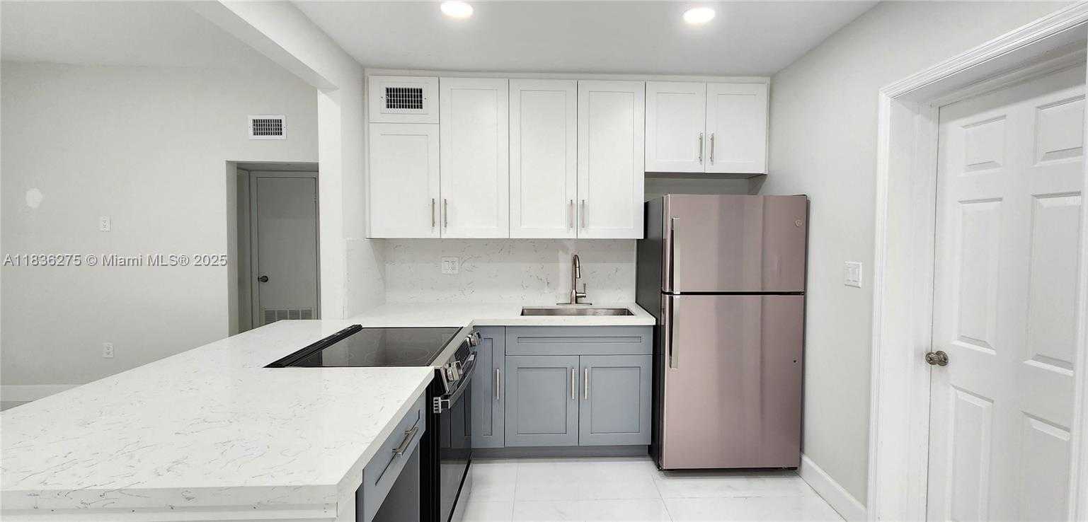 Small Image of 830 NORTH EAST 143RD ST, North Miami Number 6