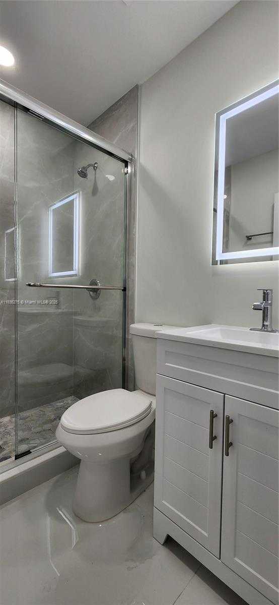 Small Image of 830 NORTH EAST 143RD ST, North Miami Number 8