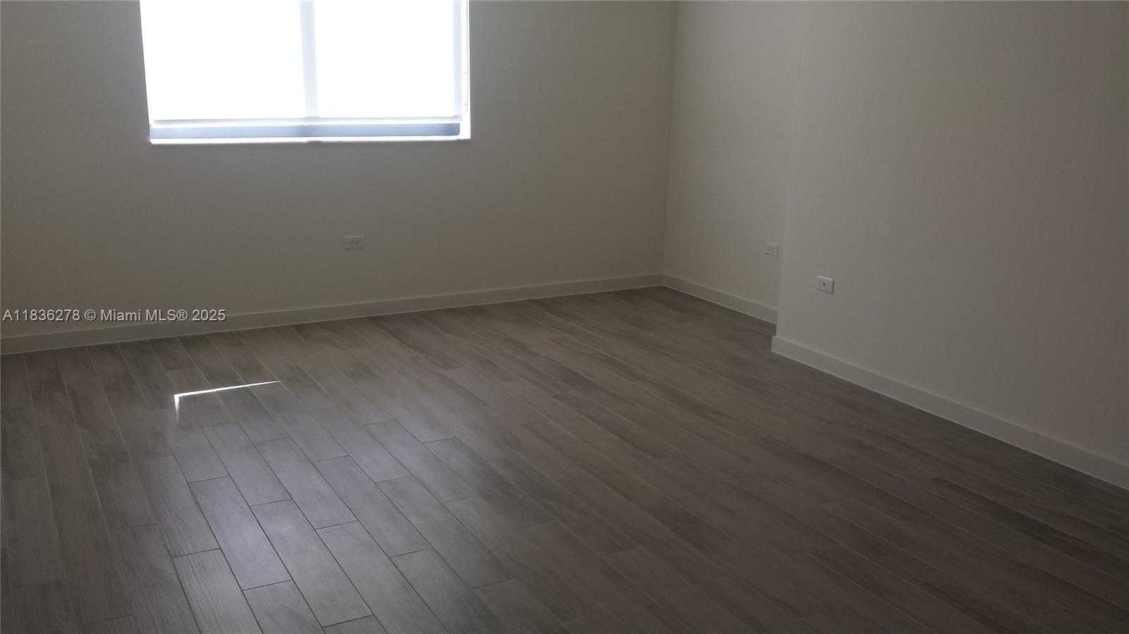 Small Image of 999 SOUTH WEST 1ST AVE #2305, Miami Number 4