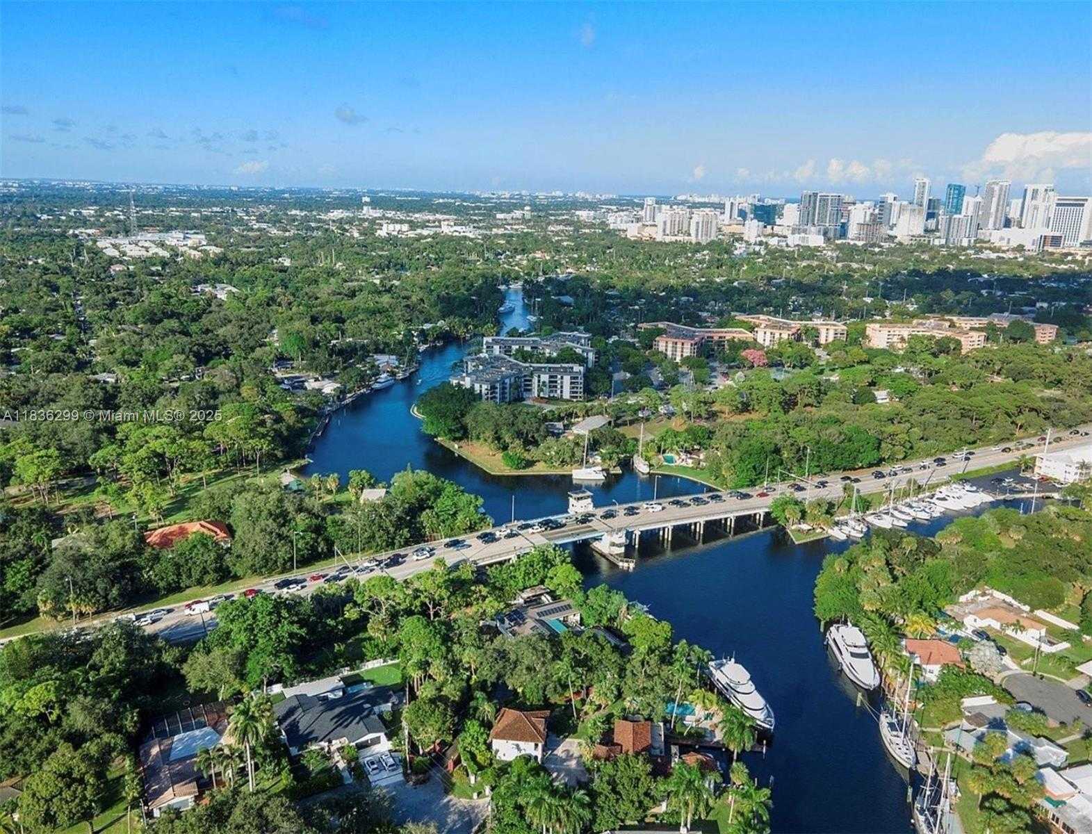 Small Image of 1451 SOUTH WEST 11TH PL, Fort Lauderdale Number 16