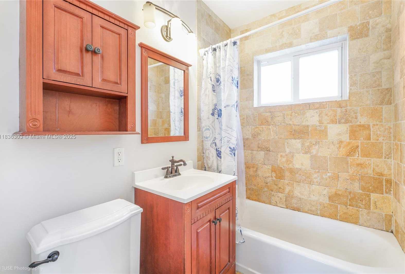 Small Image of 35 ANTILLA AVE #5, Coral Gables Number 7
