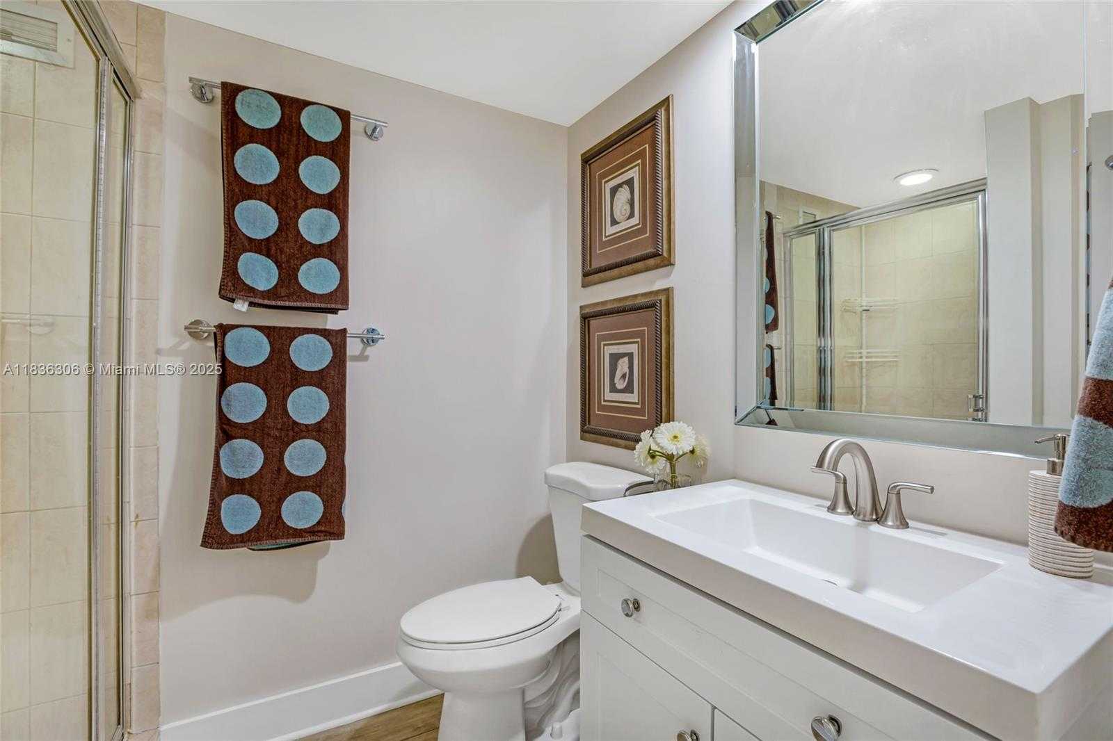Small Image of 5600 COLLINS AVE #16B, Miami Beach Number 10