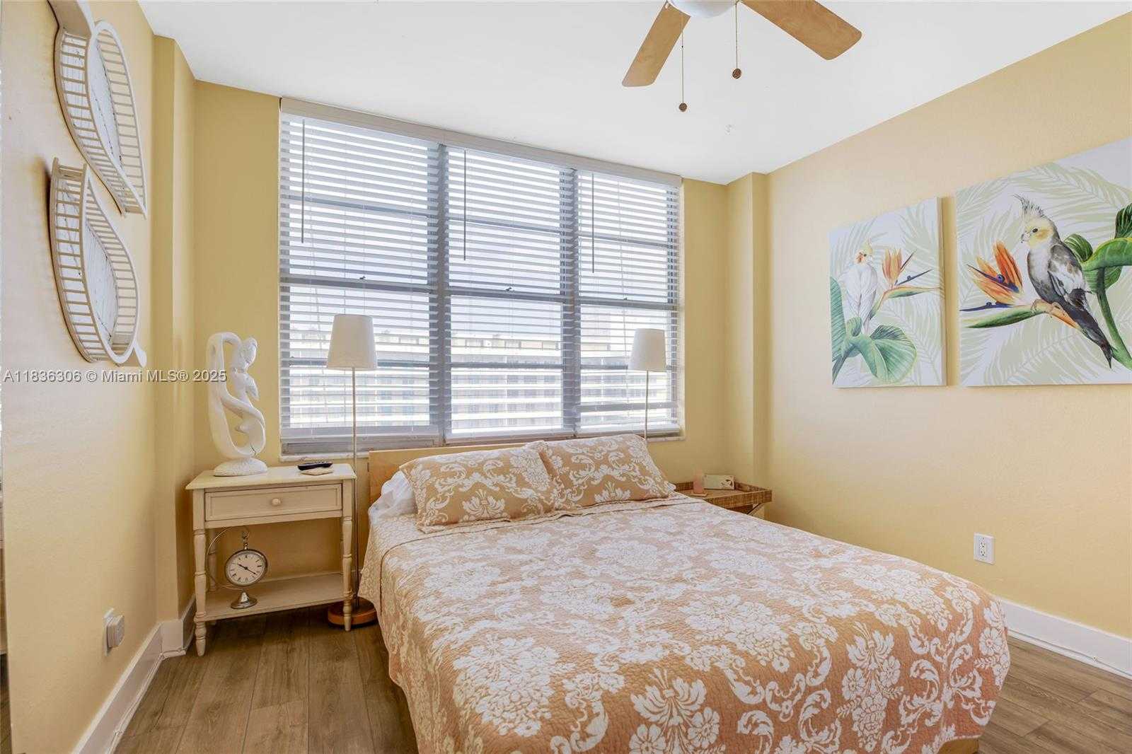 Small Image of 5600 COLLINS AVE #16B, Miami Beach Number 11