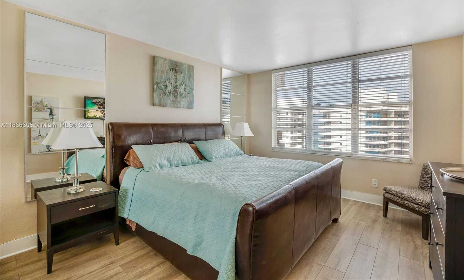 Small Image of 5600 COLLINS AVE #16B, Miami Beach Number 13