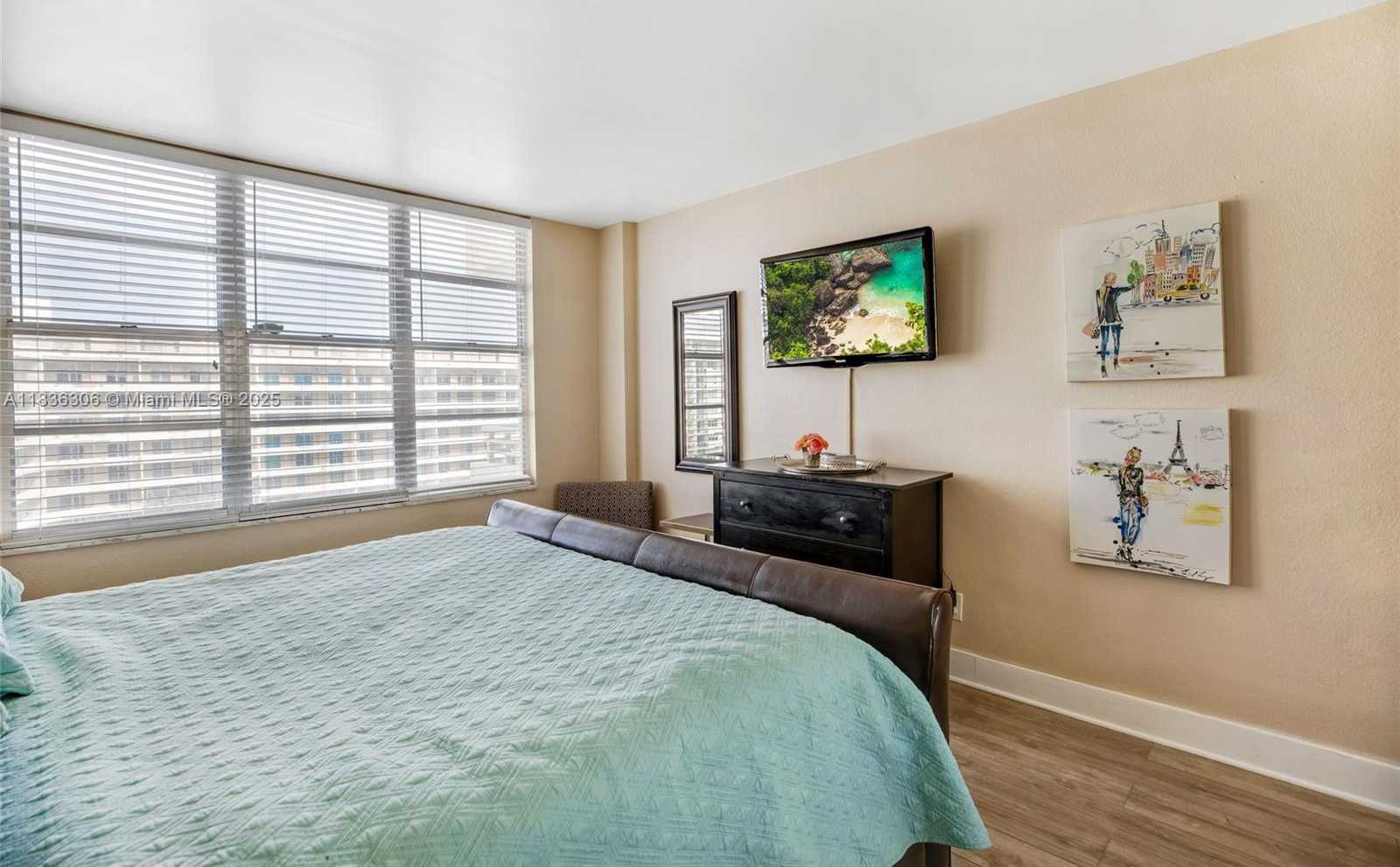 Small Image of 5600 COLLINS AVE #16B, Miami Beach Number 15