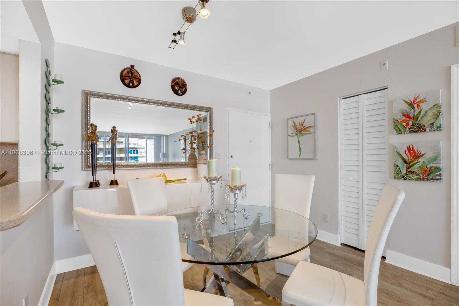 Small Image of 5600 COLLINS AVE #16B, Miami Beach Number 6