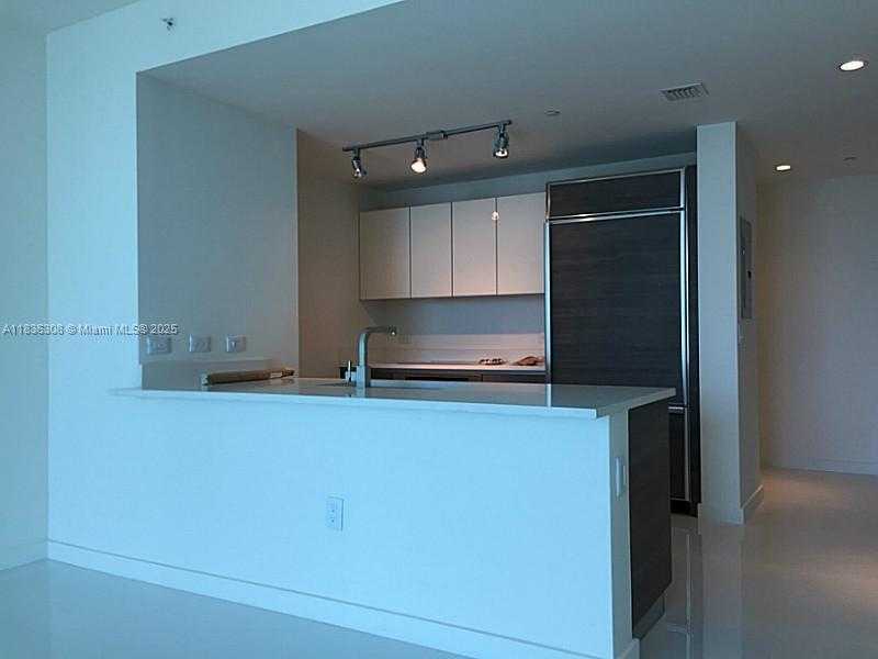 Small Image of 1100 SOUTH MIAMI AV #4103, Miami Number 9