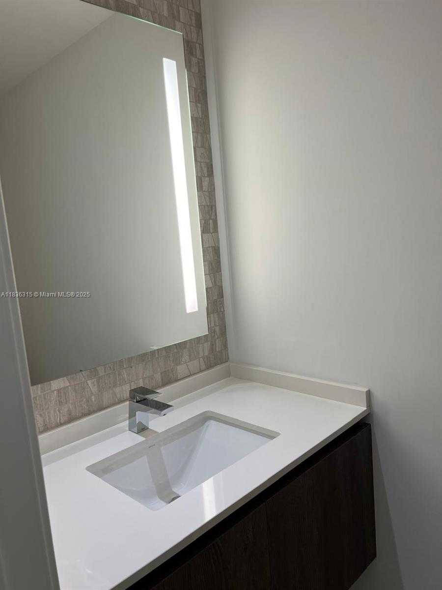 Small Image of 88 SOUTH WEST 7TH ST #2708, Miami Number 22
