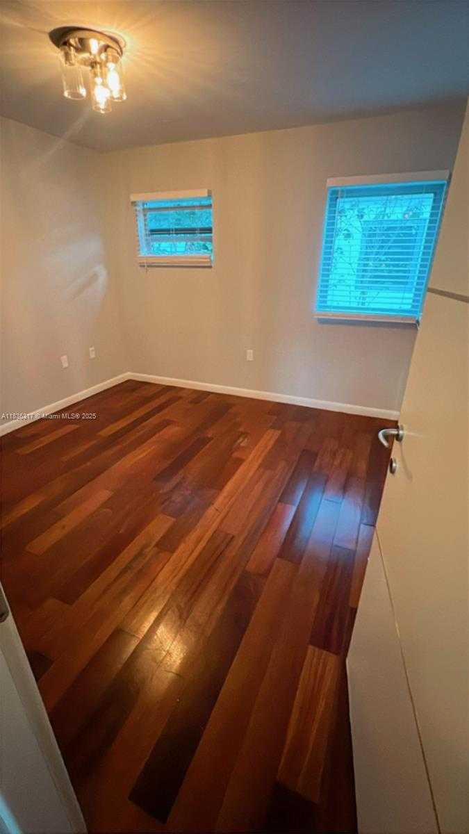 Small Image of 1560 PENNSYLVANIA AVE #221, Miami Beach Number 2