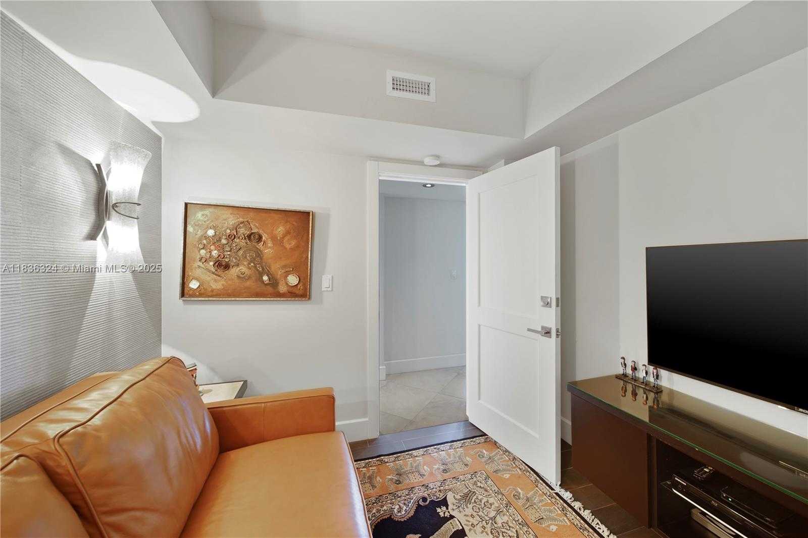 Small Image of 2301 COLLINS AVE #909, Miami Beach Number 12