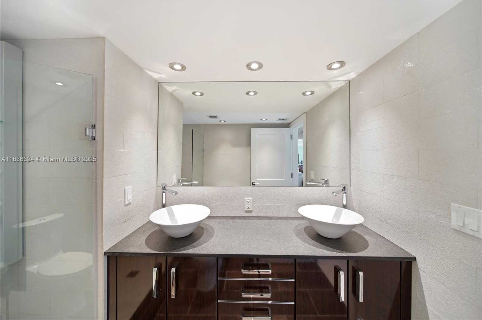 Small Image of 2301 COLLINS AVE #909, Miami Beach Number 23