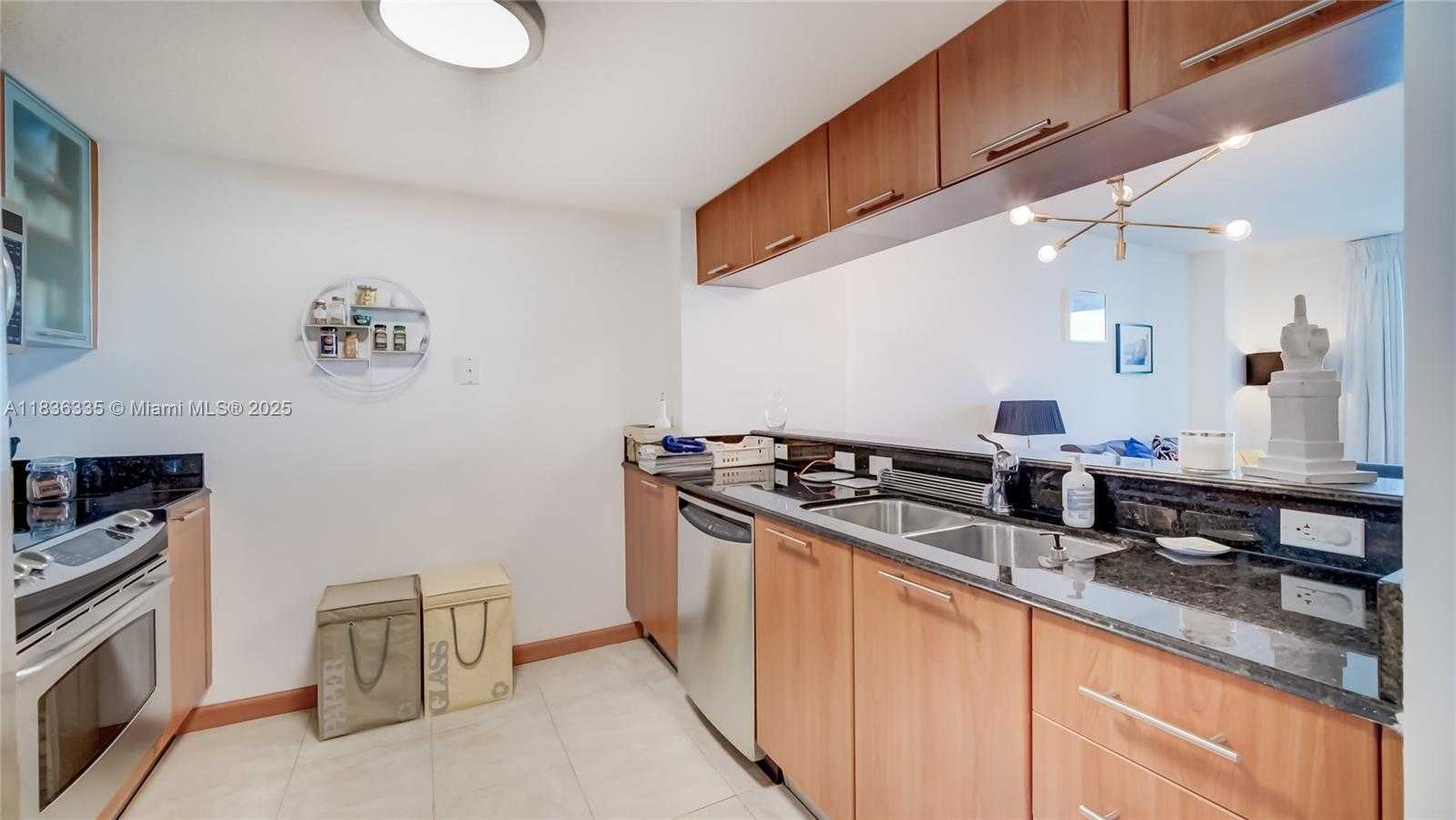 Small Image of 1800 NORTH BAYSHORE DR #2108, Miami Number 10