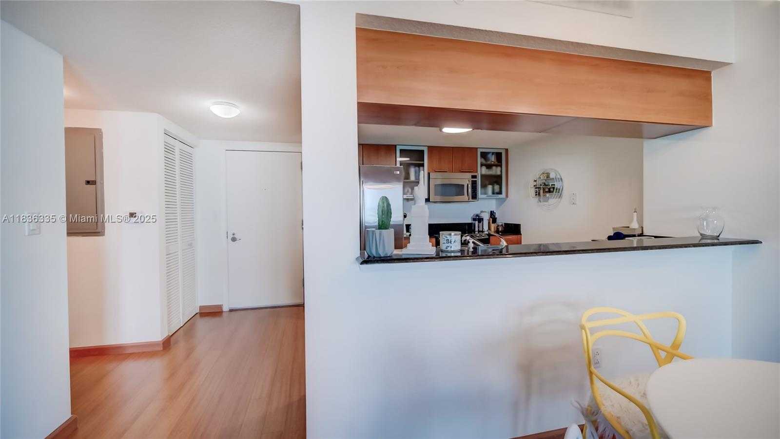 Small Image of 1800 NORTH BAYSHORE DR #2108, Miami Number 11