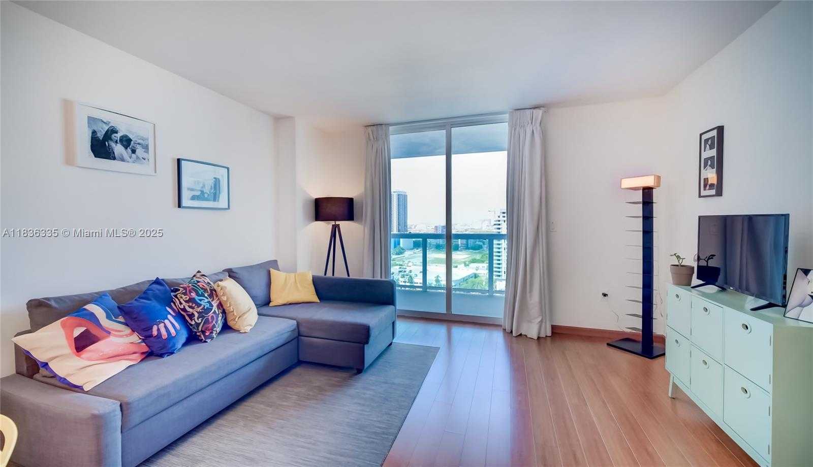Small Image of 1800 NORTH BAYSHORE DR #2108, Miami Number 16