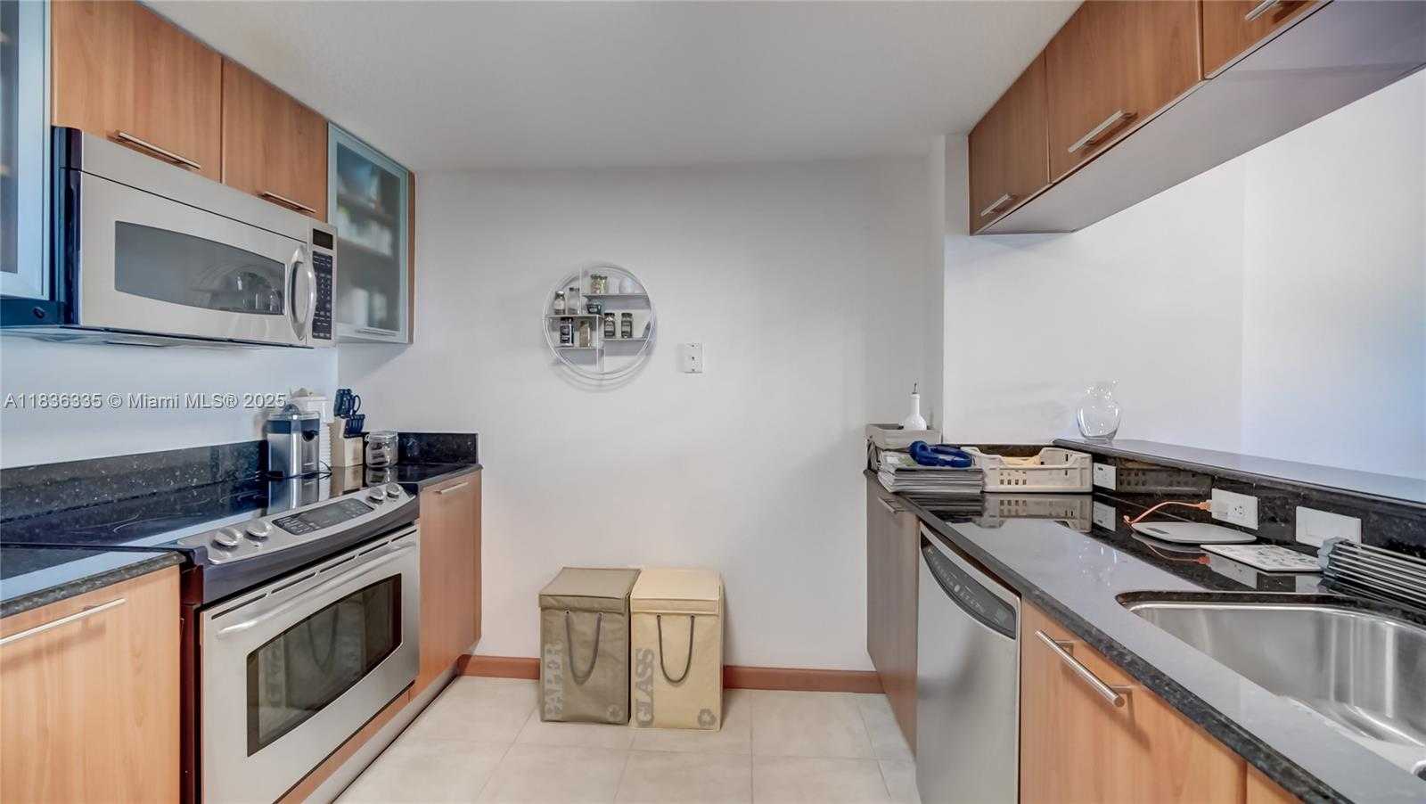 Small Image of 1800 NORTH BAYSHORE DR #2108, Miami Number 6