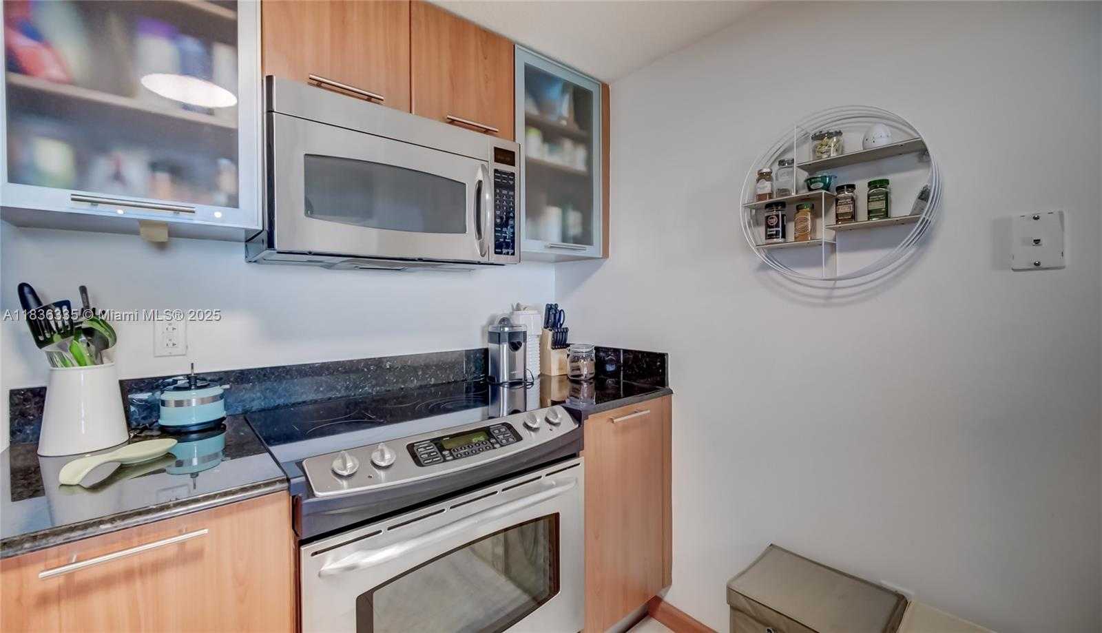 Small Image of 1800 NORTH BAYSHORE DR #2108, Miami Number 7