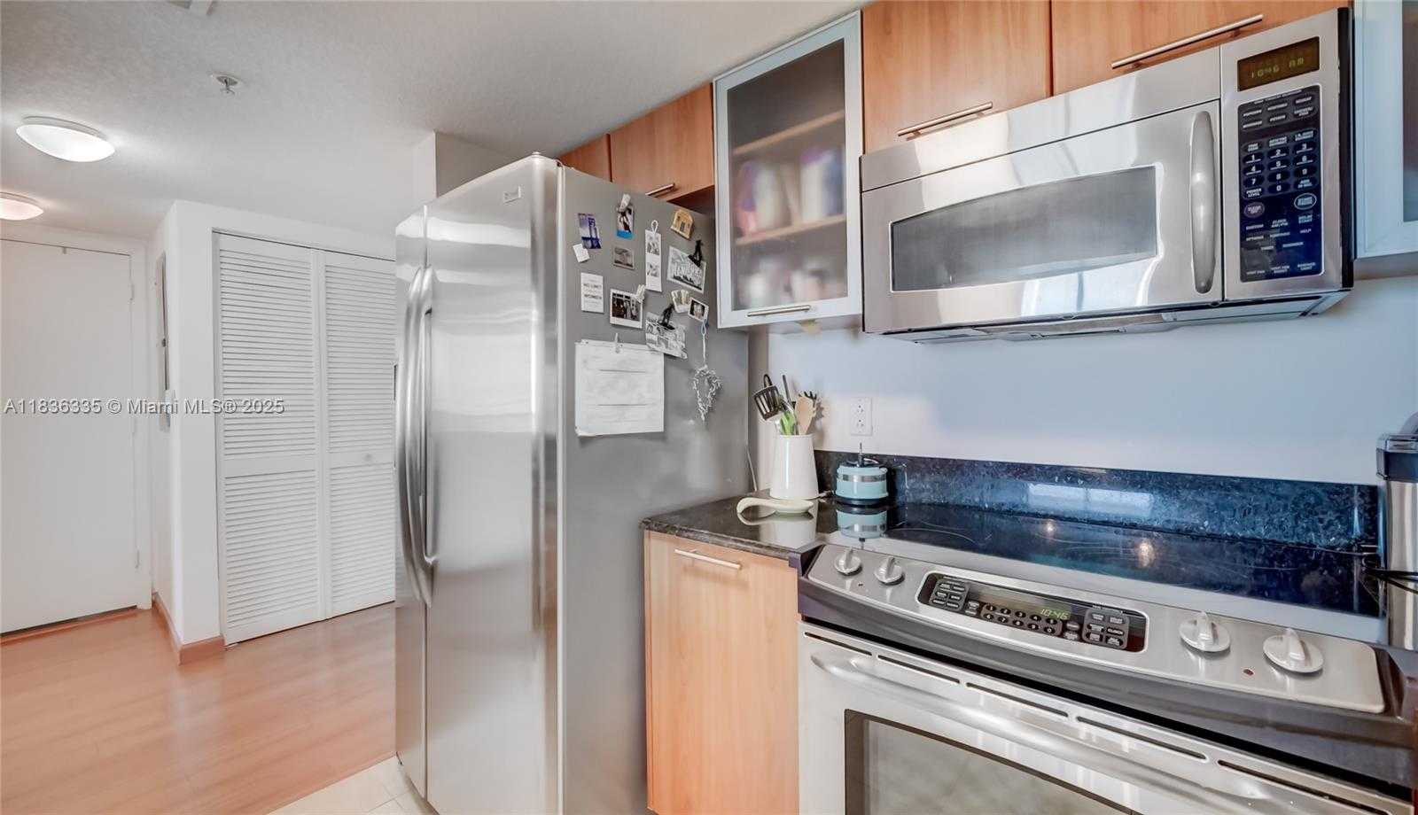 Small Image of 1800 NORTH BAYSHORE DR #2108, Miami Number 9