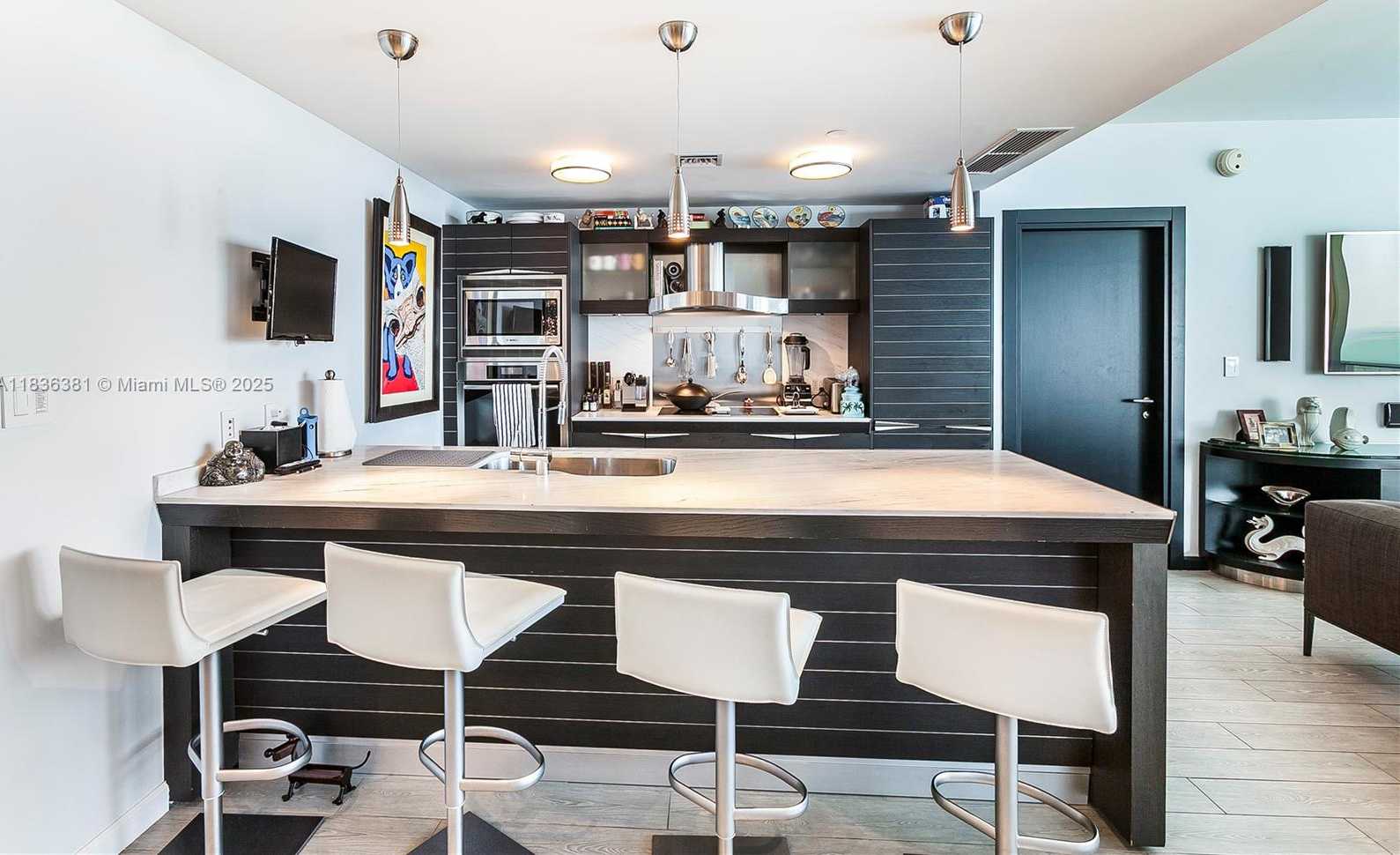 Small Image of 200 BISCAYNE BOULEVARD WAY #4307, Miami Number 10