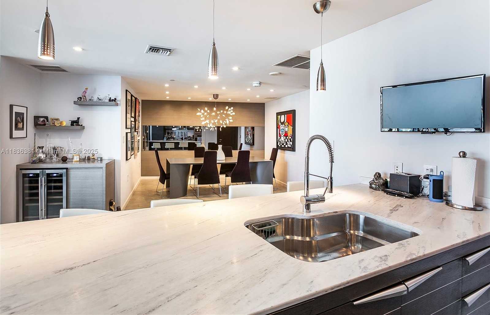 Small Image of 200 BISCAYNE BOULEVARD WAY #4307, Miami Number 12