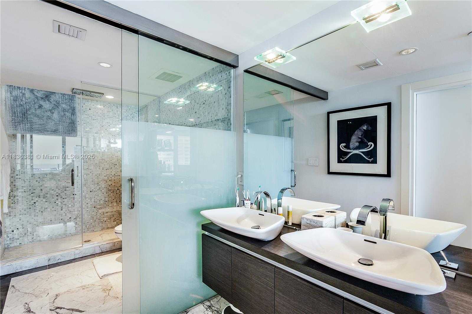 Small Image of 200 BISCAYNE BOULEVARD WAY #4307, Miami Number 15