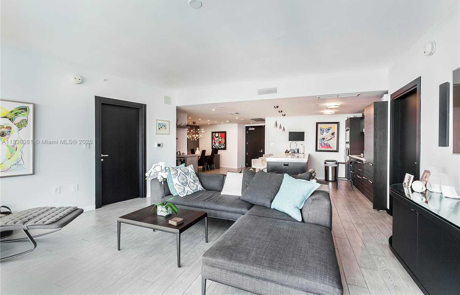 Small Image of 200 BISCAYNE BOULEVARD WAY #4307, Miami Number 7