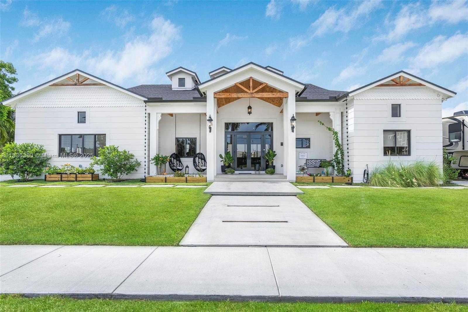 Small Image of 9291 SOUTH WEST 88TH ST, Miami Number 2