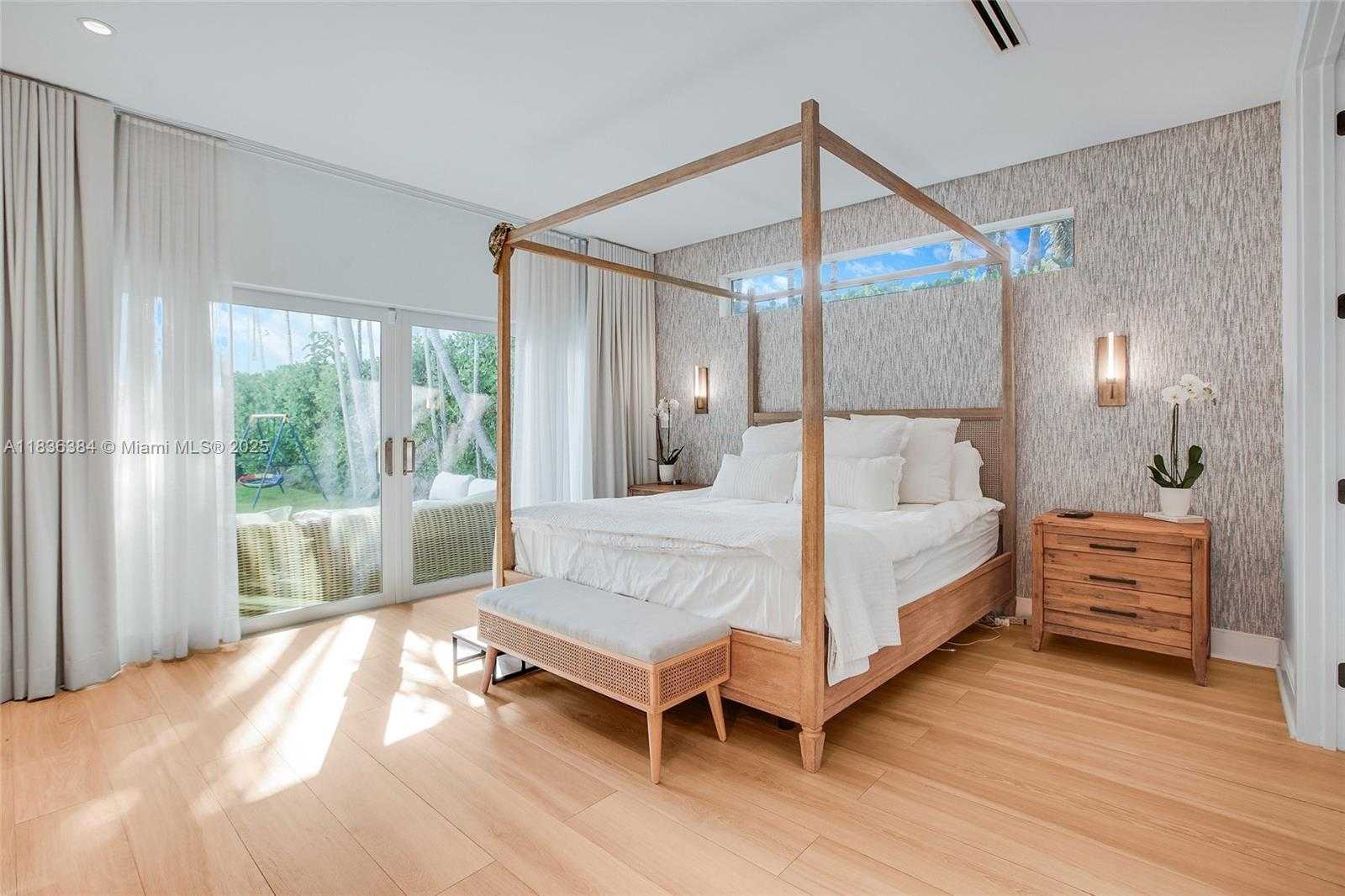 Small Image of 815 NORTH EAST 76TH ST, Miami Number 10