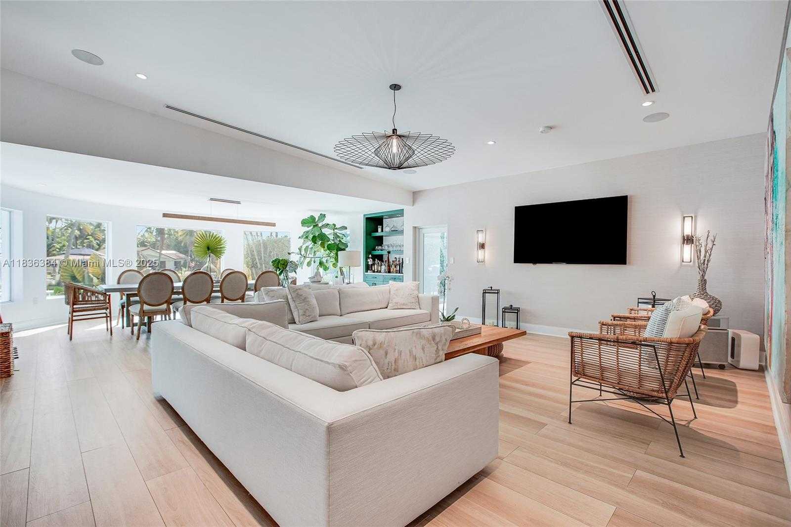 Small Image of 815 NORTH EAST 76TH ST, Miami Number 4