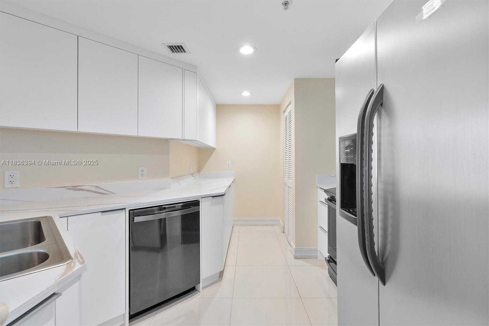 Small Image of 701 BRICKELL KEY BLVD #1802, Miami Number 17