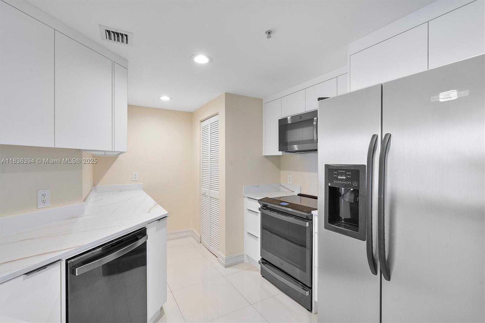 Small Image of 701 BRICKELL KEY BLVD #1802, Miami Number 18