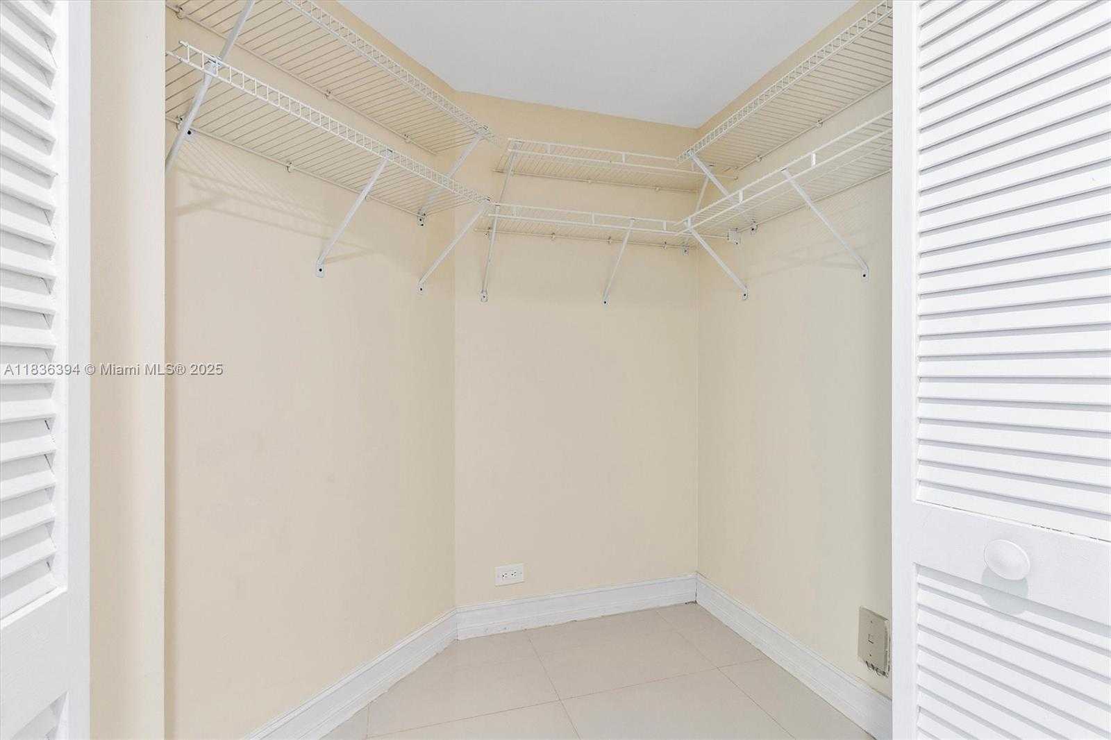 Small Image of 701 BRICKELL KEY BLVD #1802, Miami Number 32