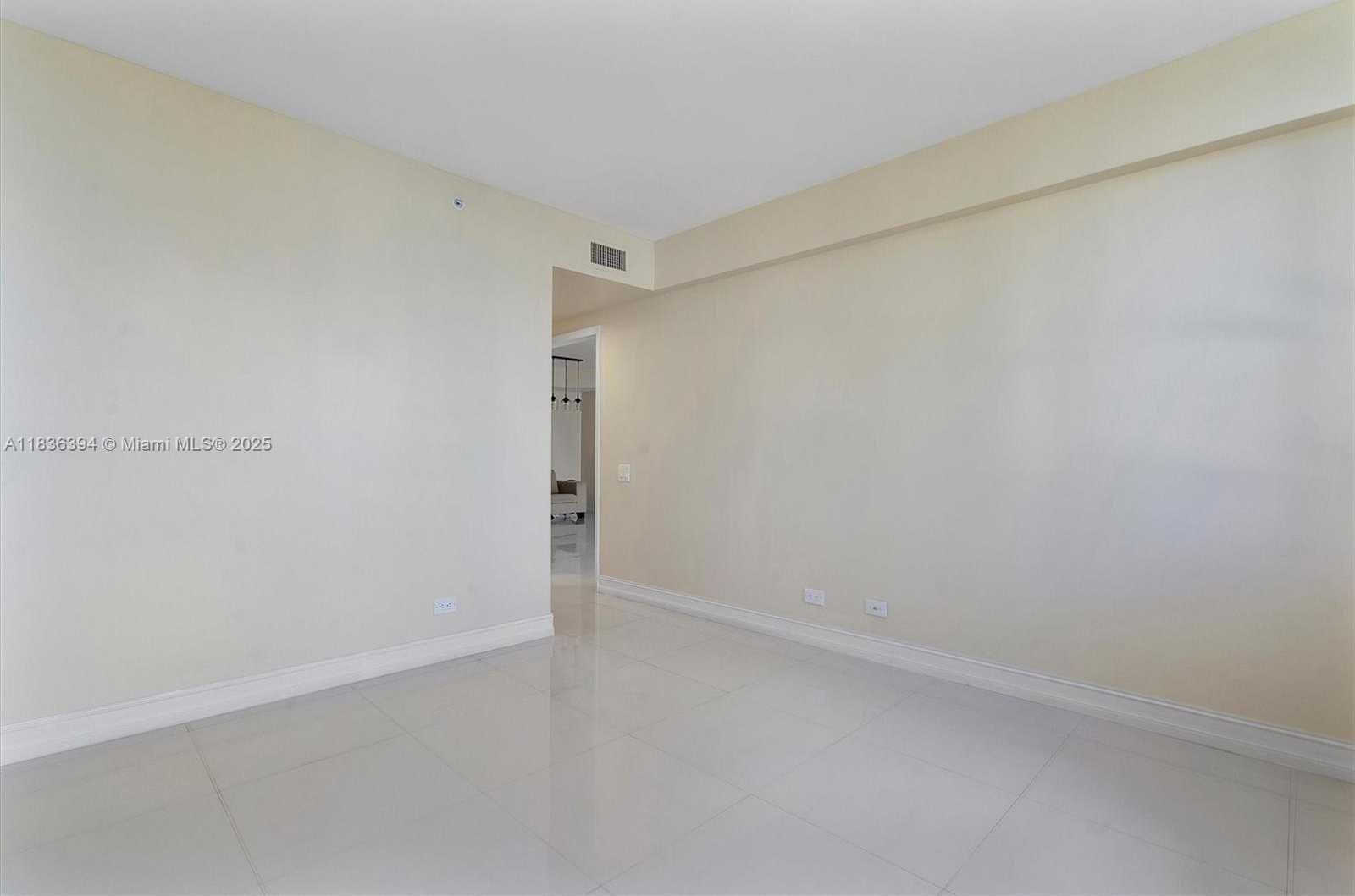 Small Image of 701 BRICKELL KEY BLVD #1802, Miami Number 37