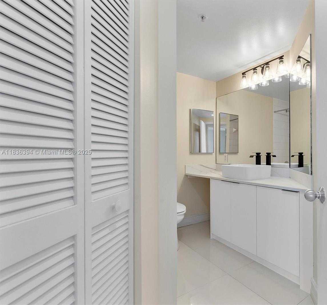 Small Image of 701 BRICKELL KEY BLVD #1802, Miami Number 39
