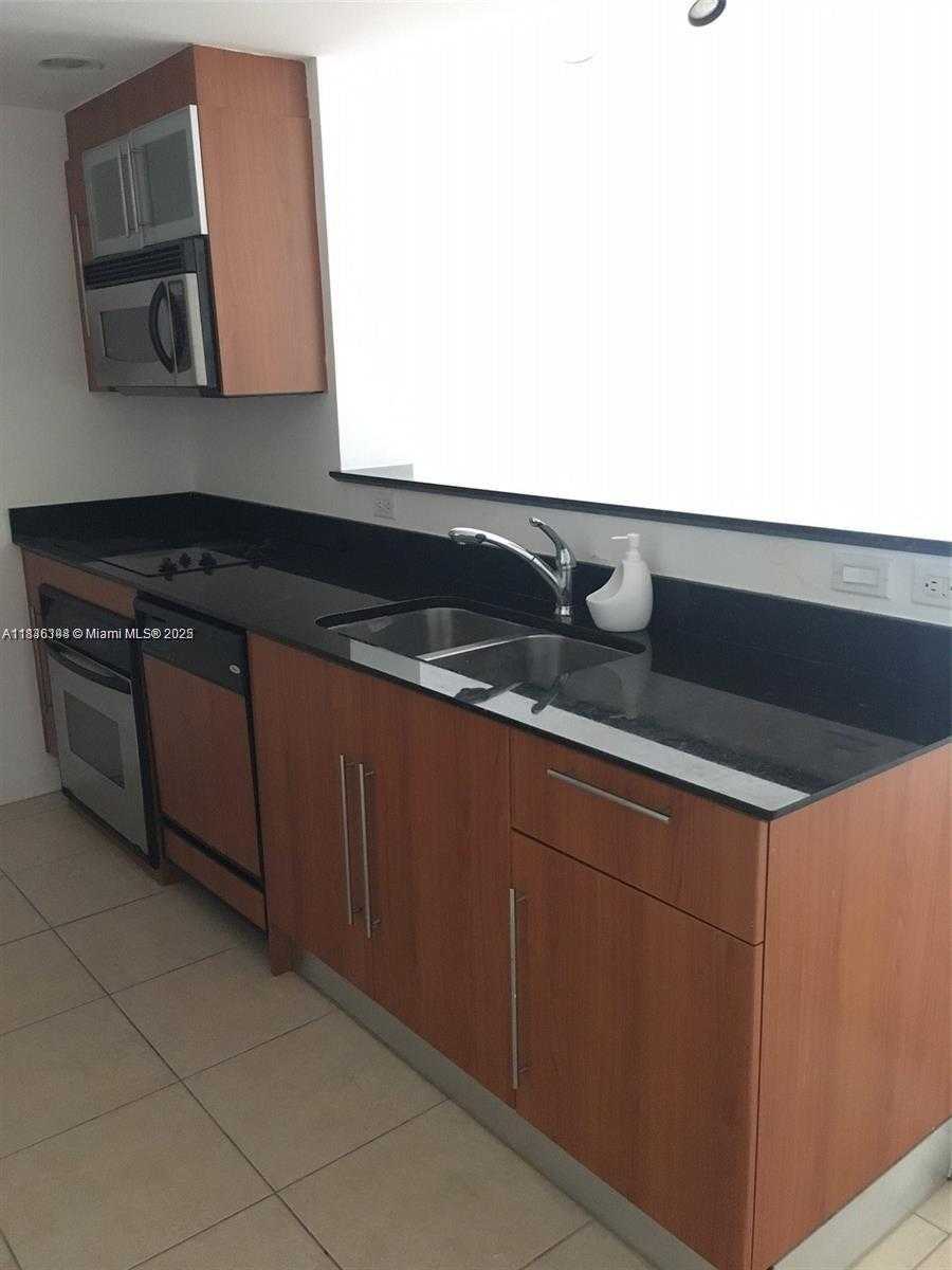 Small Image of 335 SOUTH BISCAYNE BLVD #2006, Miami Number 5