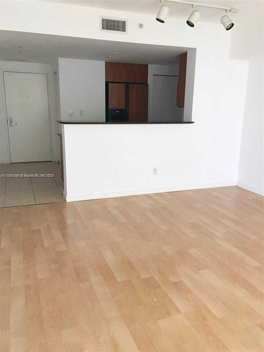 Small Image of 335 SOUTH BISCAYNE BLVD #2006, Miami Number 6