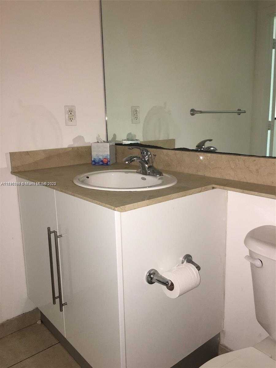 Small Image of 335 SOUTH BISCAYNE BLVD #2006, Miami Number 8