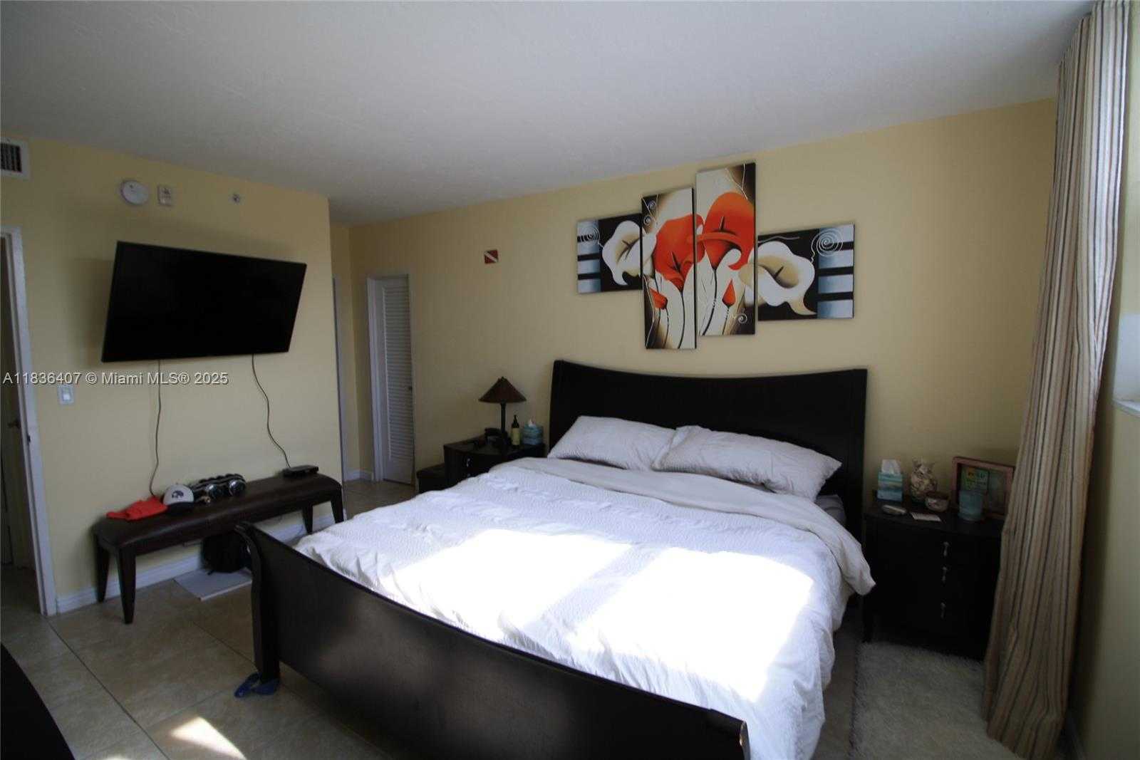 Small Image of 3000 SOUTH OCEAN DR #1414, Hollywood Number 11