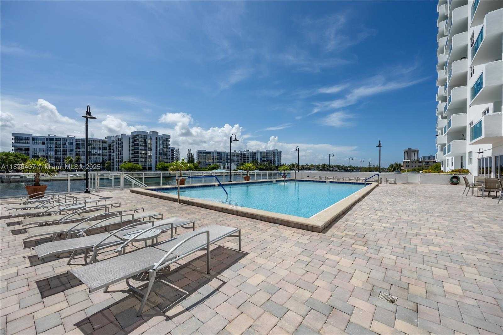 Small Image of 3000 SOUTH OCEAN DR #1414, Hollywood Number 17