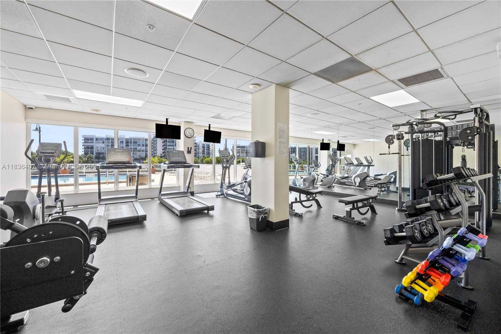 Small Image of 3000 SOUTH OCEAN DR #1414, Hollywood Number 18