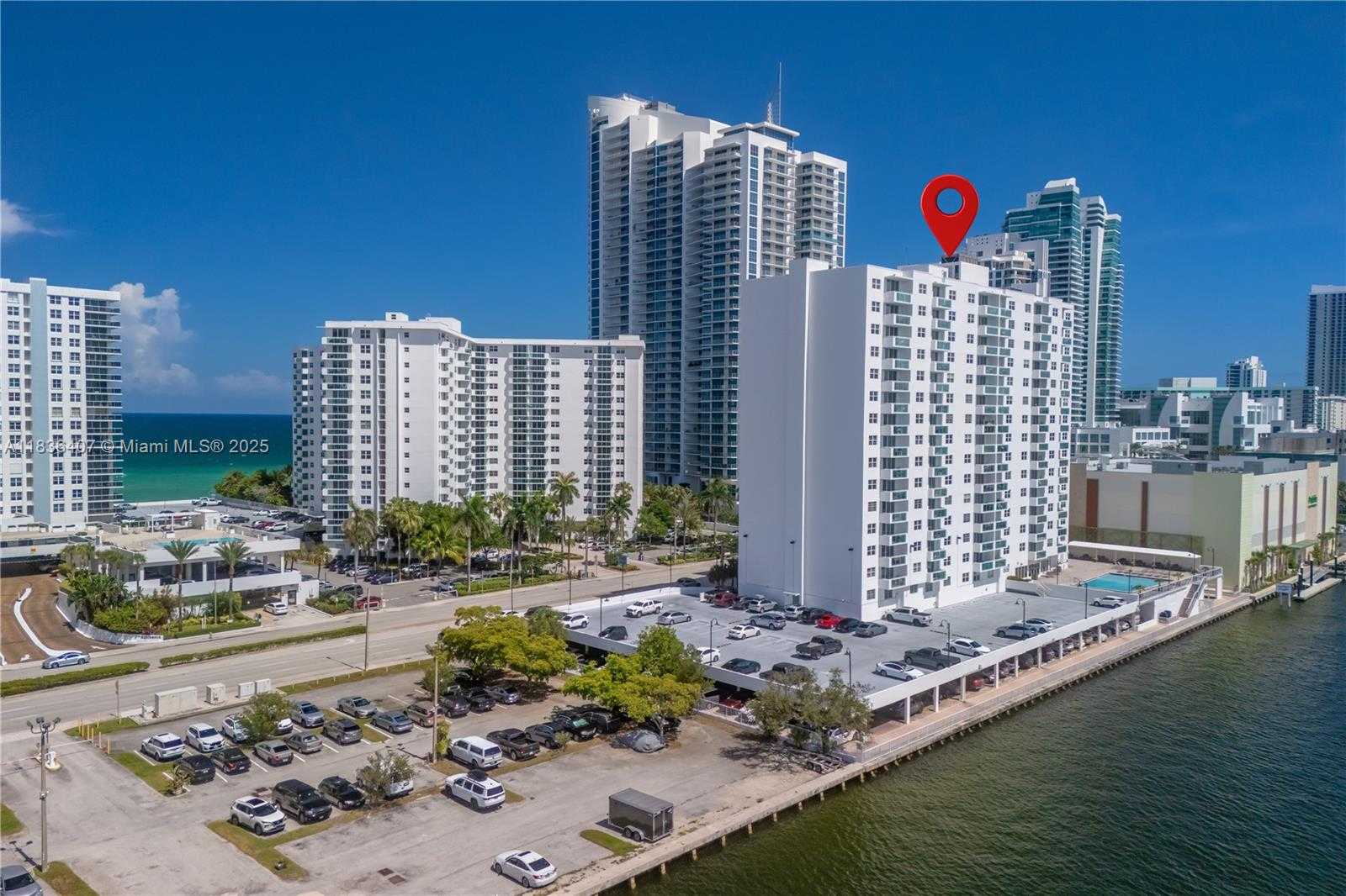Small Image of 3000 SOUTH OCEAN DR #1414, Hollywood Number 5