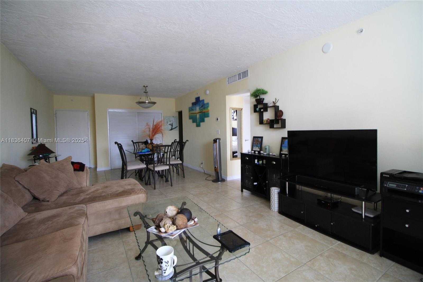 Small Image of 3000 SOUTH OCEAN DR #1414, Hollywood Number 8
