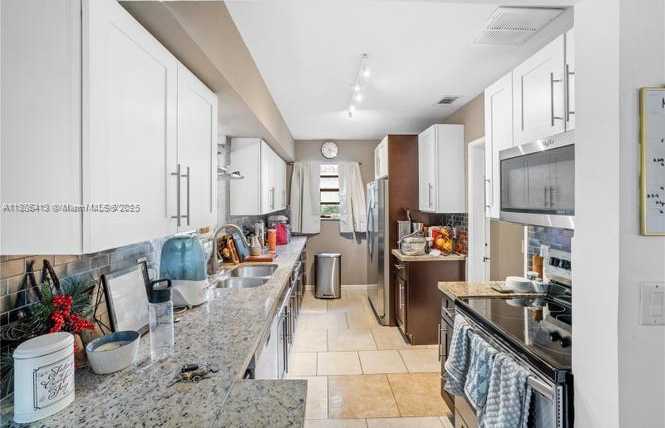 Small Image of 460 NORTH WEST 90TH ST, El Portal Number 19